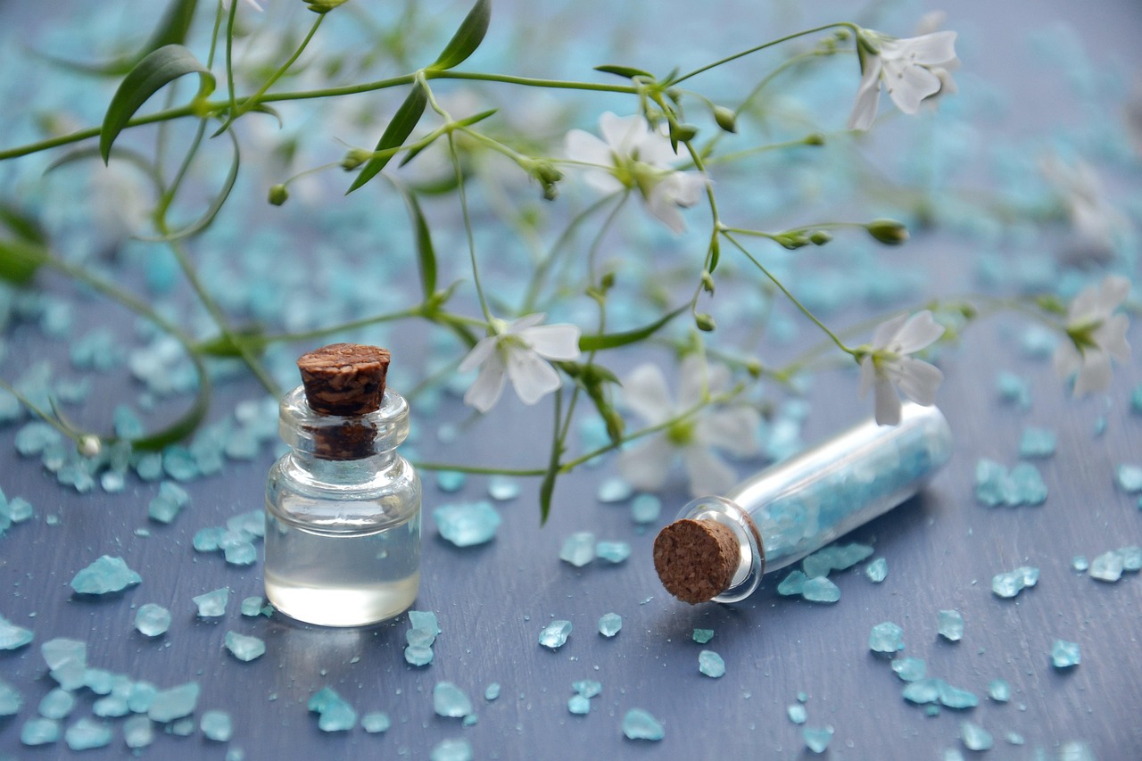 The Scent of Green: Pairing Houseplants with Natural Home Fragrance